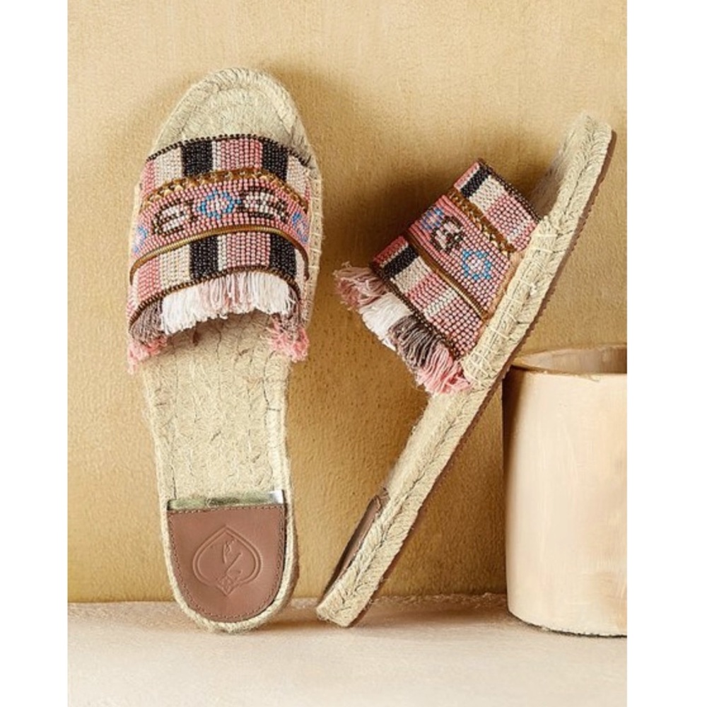 • Elio Slide Sandals •
